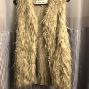 Fur vest